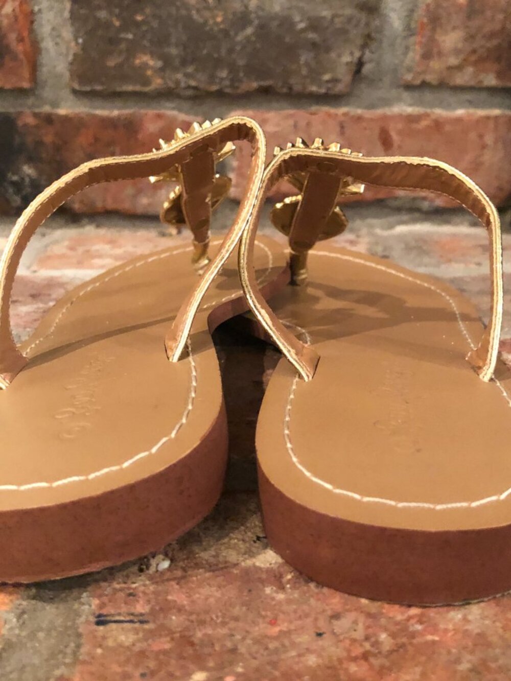 Lilly Pulitzer pineapple🍍gold sandals Size 7 - Picture 4 of 7